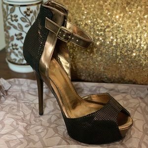 Brand NEW!!! Bakers platform heels style dahlia black and bronze; size 10M